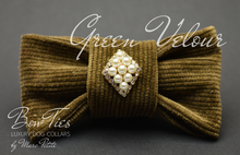 Charger l&#39;image dans la galerie, Green Velour Dog Bow Tie