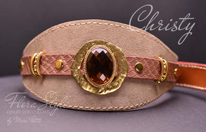 Royal dog collar