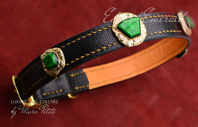 Royal Dog Collar in black leather and golden green stones